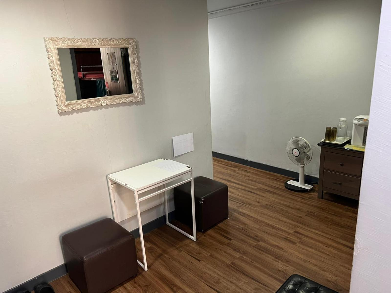 Check Inn Hk Гонконг Номер фото